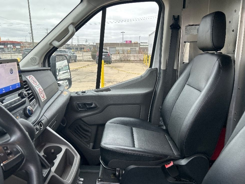 Cargo Van (Panel Van)-Light and Medium Duty Trucks-Ford-2020-Transit 350-Chicago (Melrose Park)-IL-24,951\n\t\tmiles-$ 42,500 - Image 17