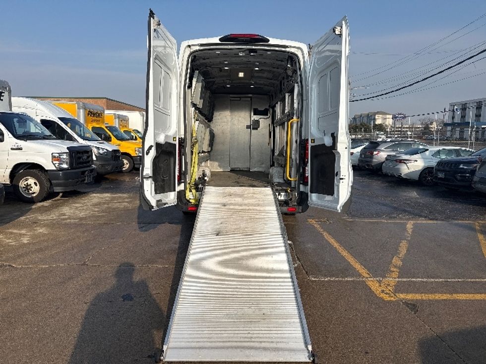 Cargo Van (Panel Van)-Light and Medium Duty Trucks-Ford-2020-Transit 350-Chicago (Melrose Park)-IL-40,895\n\t\tmiles-$ 39,000 - Image 8