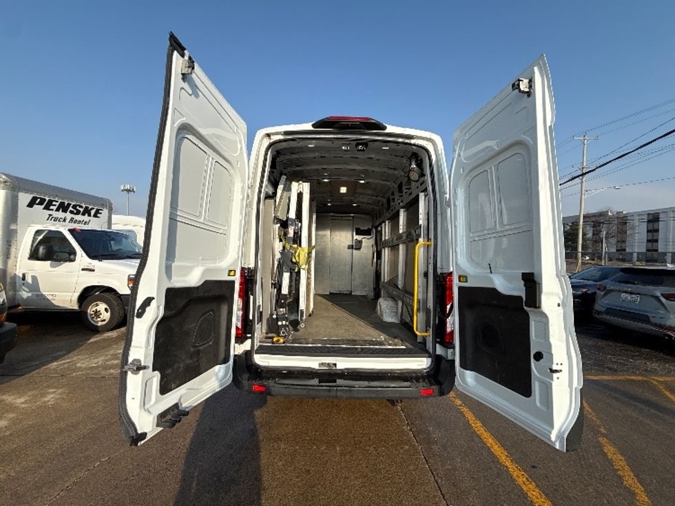Cargo Van (Panel Van)-Light and Medium Duty Trucks-Ford-2020-Transit 350-Chicago (Melrose Park)-IL-40,895\n\t\tmiles-$ 39,000 - Image 7