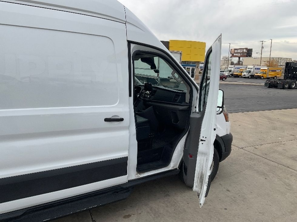 Cargo Van (Panel Van)-Light and Medium Duty Trucks-Ford-2020-Transit 350-Chicago (Melrose Park)-IL-46,241\n\t\tmiles-$ 41,000 - Image 17