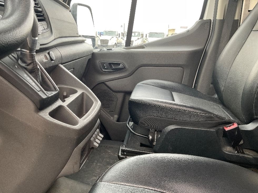 Cargo Van (Panel Van)-Light and Medium Duty Trucks-Ford-2020-Transit 350-Chicago (Melrose Park)-IL-46,241\n\t\tmiles-$ 41,000 - Image 16