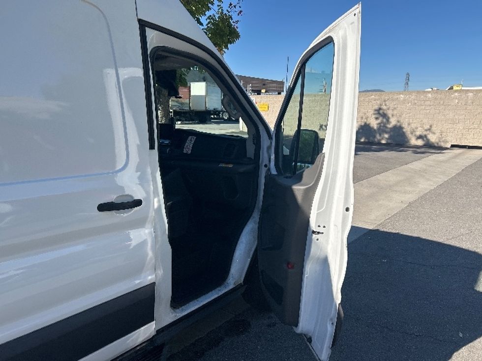 Cargo Van (Panel Van)-Light and Medium Duty Trucks-Ford-2020-Transit 350-City Of Industry-CA-63,867\n\t\tmiles-$ 39,500 - Image 20
