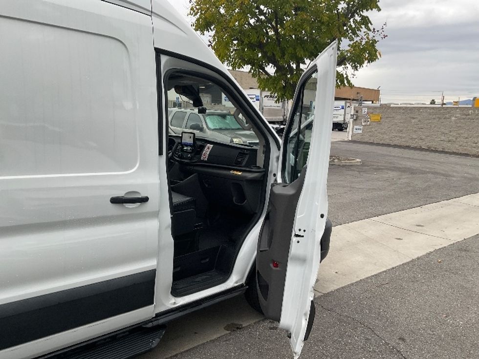 Cargo Van (Panel Van)-Light and Medium Duty Trucks-Ford-2020-Transit 350-City Of Industry-CA-87,206\n\t\tmiles-$ 37,000 - Image 20