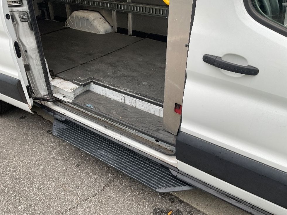 Cargo Van (Panel Van)-Light and Medium Duty Trucks-Ford-2020-Transit 350-City Of Industry-CA-87,206\n\t\tmiles-$ 37,000 - Image 26