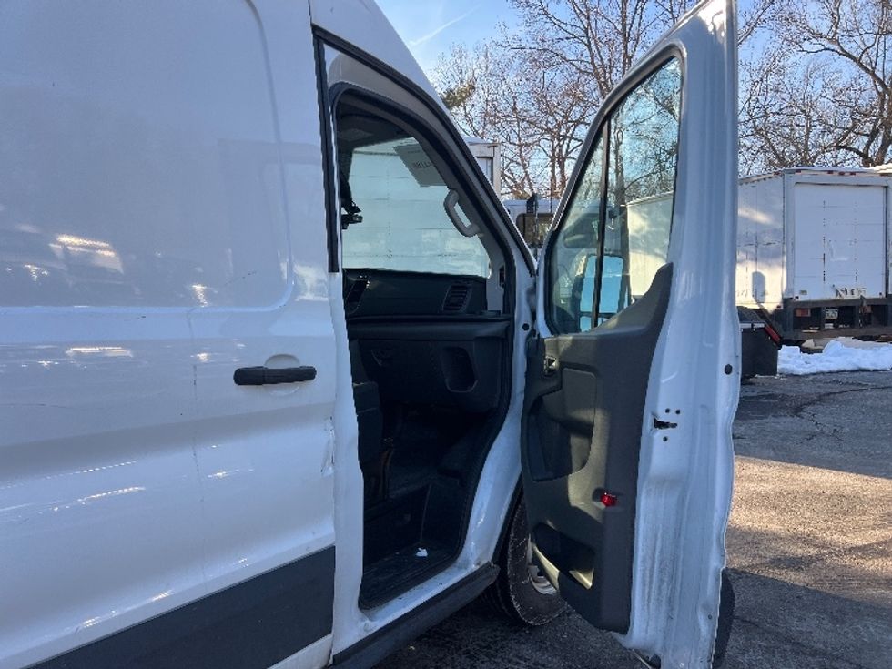 Cargo Van (Panel Van)-Light and Medium Duty Trucks-Ford-2020-Transit 350-Cranbury-NJ-65,846\n\t\tmiles-$ 35,750 - Image 18
