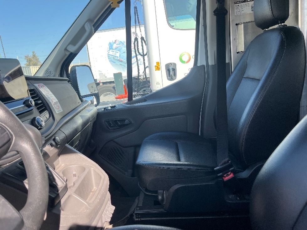 Cargo Van (Panel Van)-Light and Medium Duty Trucks-Ford-2020-Transit 350-Fresno-CA-55,072\n\t\tmiles-$ 38,250 - Image 17