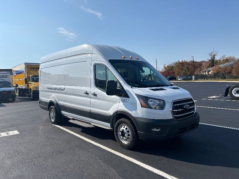 Cargo Van (Panel Van)-Light and Medium Duty Trucks-Ford-2020-Transit 350-Greensboro-NC-62,062\n\t\tmiles-$ 37,000 - Image 1