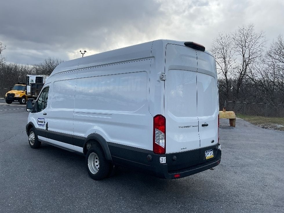 Cargo Van (Panel Van)-Light and Medium Duty Trucks-Ford-2020-Transit 350-Harrisburg-PA-158,402\n\t\tmiles-$ 25,250 - Image 6