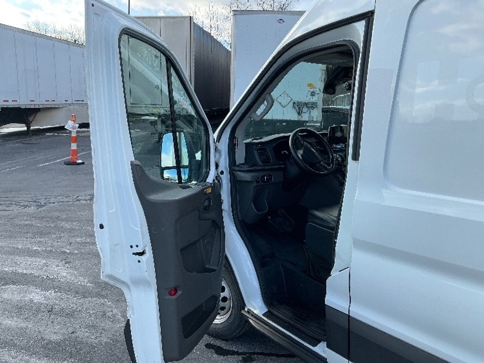 Cargo Van (Panel Van)-Light and Medium Duty Trucks-Ford-2020-Transit 350-Harrisburg-PA-37,955\n\t\tmiles-$ 40,500 - Image 16