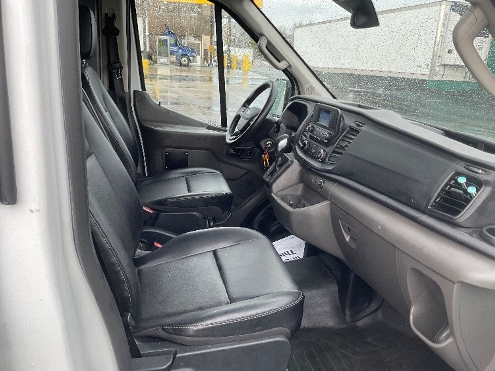 Cargo Van (Panel Van)-Light and Medium Duty Trucks-Ford-2020-Transit 350-Indianapolis-IN-97,807\n\t\tmiles-$ 33,750 - Image 20