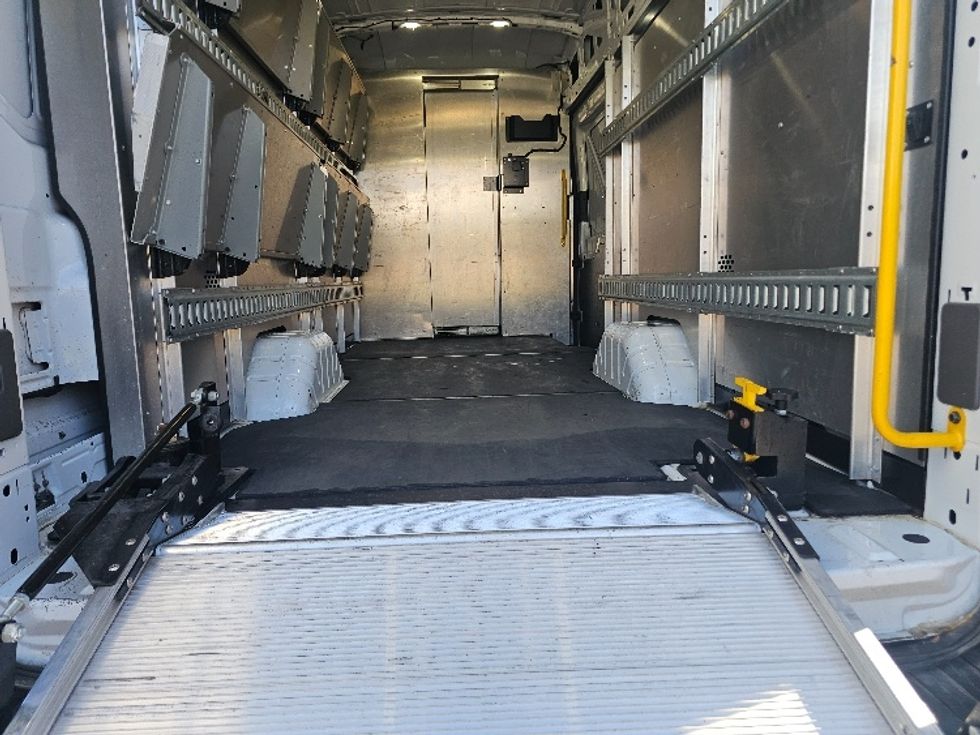 Cargo Van (Panel Van)-Light and Medium Duty Trucks-Ford-2020-Transit 350-Kansas City-MO-45,884\n\t\tmiles-$ 39,000 - Image 10