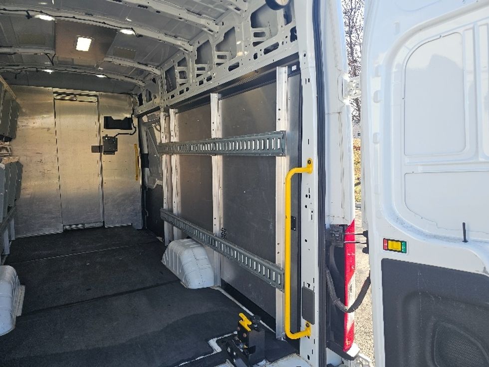Cargo Van (Panel Van)-Light and Medium Duty Trucks-Ford-2020-Transit 350-Kansas City-MO-45,884\n\t\tmiles-$ 39,000 - Image 12