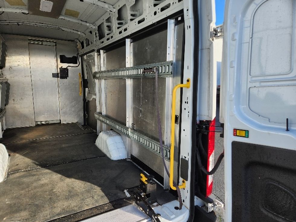 Cargo Van (Panel Van)-Light and Medium Duty Trucks-Ford-2020-Transit 350-Kent-WA-51,133\n\t\tmiles-$ 41,750 - Image 12