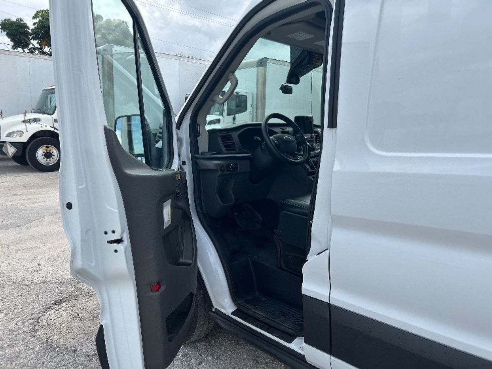 Cargo Van (Panel Van)-Light and Medium Duty Trucks-Ford-2020-Transit 350-Medley-FL-32,013\n\t\tmiles-$ 40,250 - Image 14