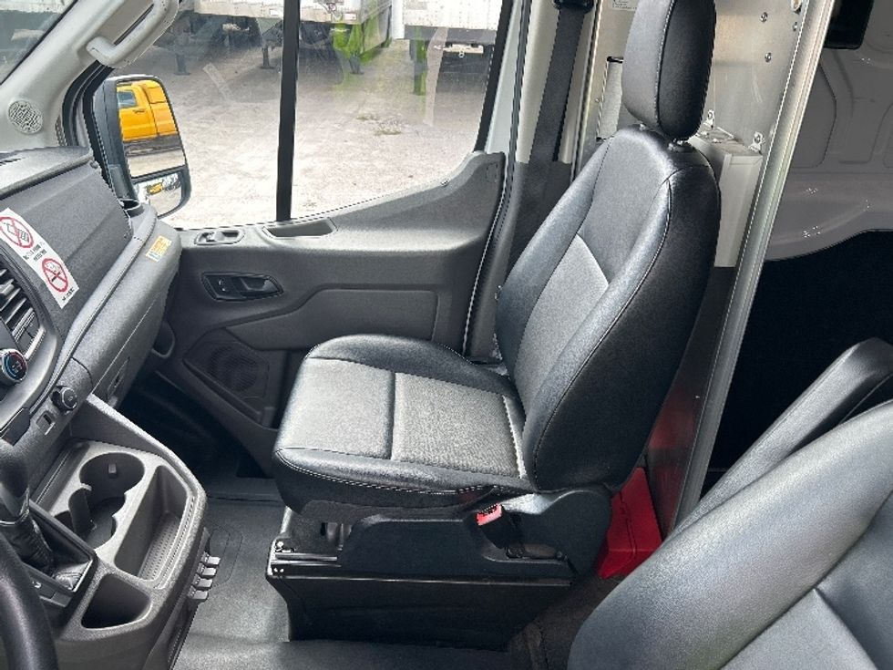 Cargo Van (Panel Van)-Light and Medium Duty Trucks-Ford-2020-Transit 350-Medley-FL-32,013\n\t\tmiles-$ 40,250 - Image 17