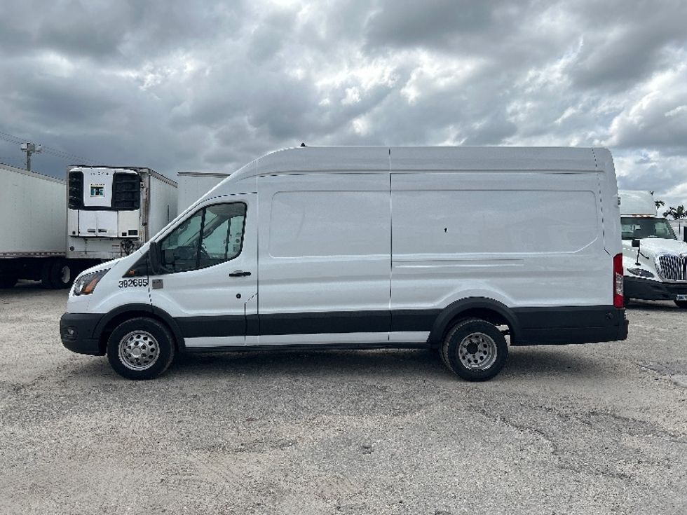 Cargo Van (Panel Van)-Light and Medium Duty Trucks-Ford-2020-Transit 350-Medley-FL-32,013\n\t\tmiles-$ 40,250 - Image 4