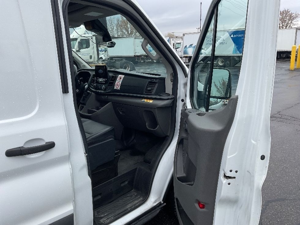 Cargo Van (Panel Van)-Light and Medium Duty Trucks-Ford-2020-Transit 350-Plymouth-MI-31,019\n\t\tmiles-$ 43,500 - Image 19