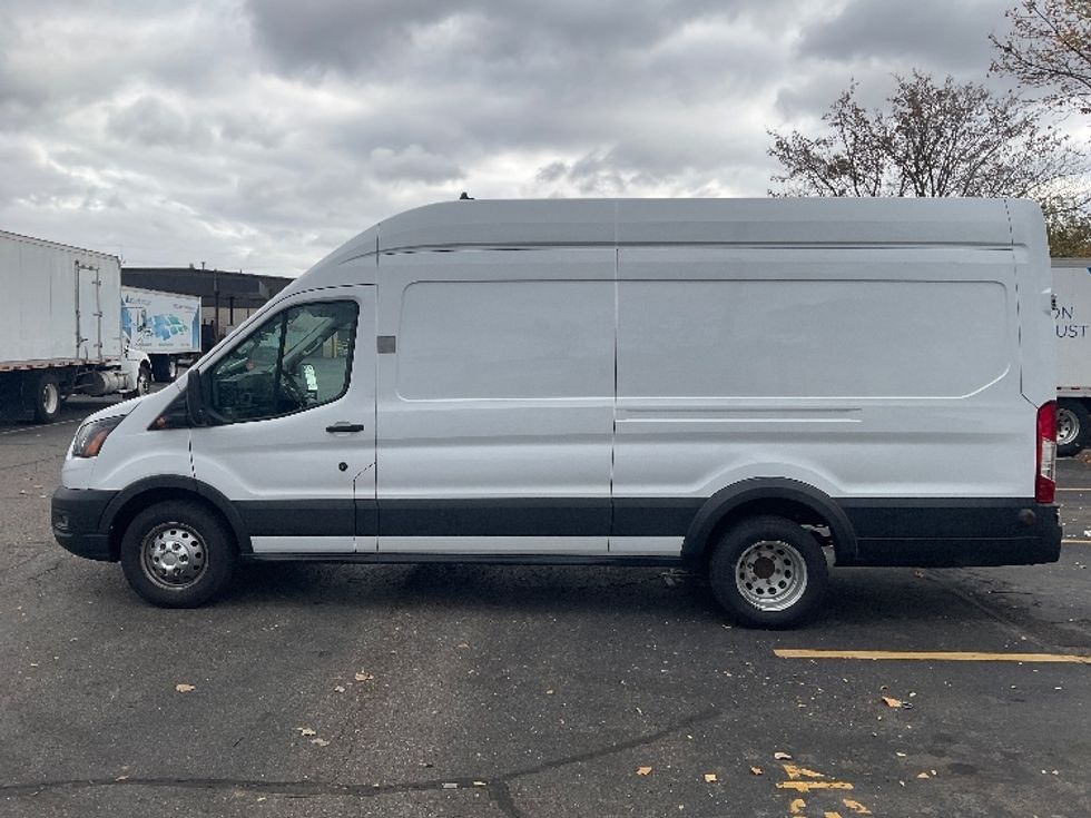 Cargo Van (Panel Van)-Light and Medium Duty Trucks-Ford-2020-Transit 350-Plymouth-MI-31,019\n\t\tmiles-$ 43,500 - Image 4