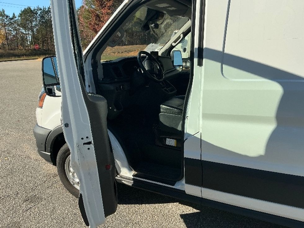 Cargo Van (Panel Van)-Light and Medium Duty Trucks-Ford-2020-Transit 350-Prince George-VA-72,162\n\t\tmiles-$ 38,000 - Image 16
