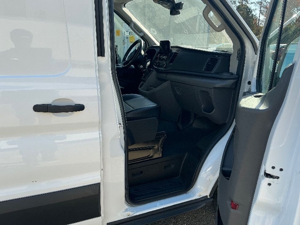 Cargo Van (Panel Van)-Light and Medium Duty Trucks-Ford-2020-Transit 350-Prince George-VA-72,162\n\t\tmiles-$ 38,000 - Image 20