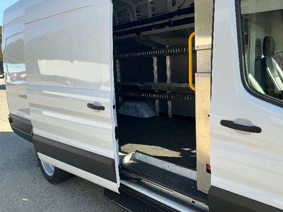 Cargo Van (Panel Van)-Light and Medium Duty Trucks-Ford-2020-Transit 350-Prince George-VA-72,162\n\t\tmiles-$ 38,000 - Image 26