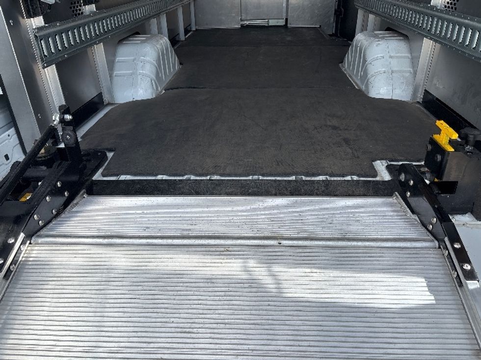 Cargo Van (Panel Van)-Light and Medium Duty Trucks-Ford-2020-Transit 350-Tampa-FL-31,432\n\t\tmiles-$ 42,000 - Image 10