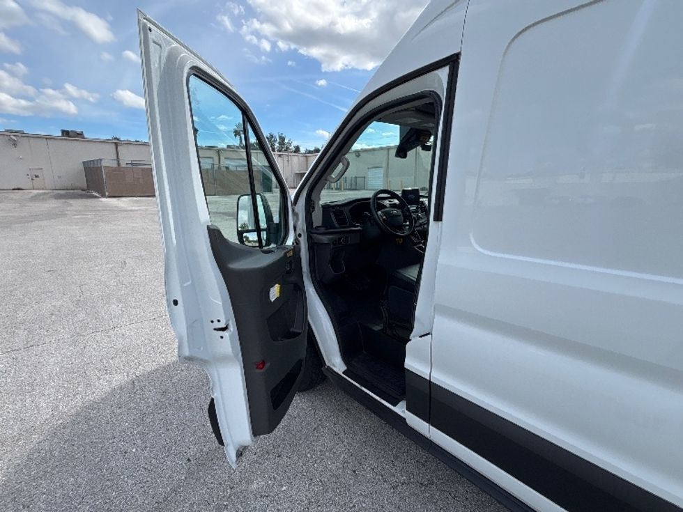 Cargo Van (Panel Van)-Light and Medium Duty Trucks-Ford-2020-Transit 350-Tampa-FL-31,432\n\t\tmiles-$ 42,000 - Image 16