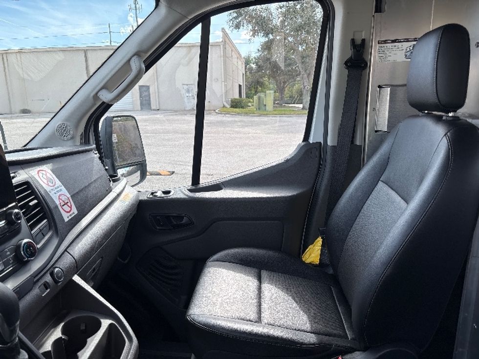 Cargo Van (Panel Van)-Light and Medium Duty Trucks-Ford-2020-Transit 350-Tampa-FL-31,432\n\t\tmiles-$ 42,000 - Image 19