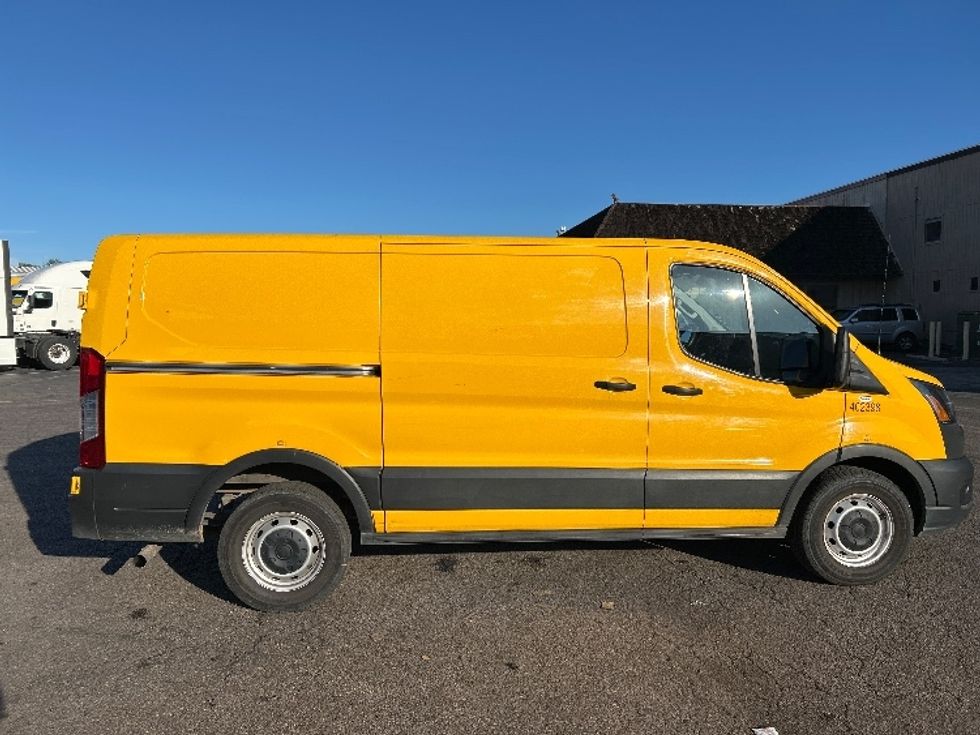 Cargo Van (Panel Van)-Light and Medium Duty Trucks-Ford-2021-Transit 150-Fontana-CA-150,474\n\t\tmiles-$ 15,500 - Image 12