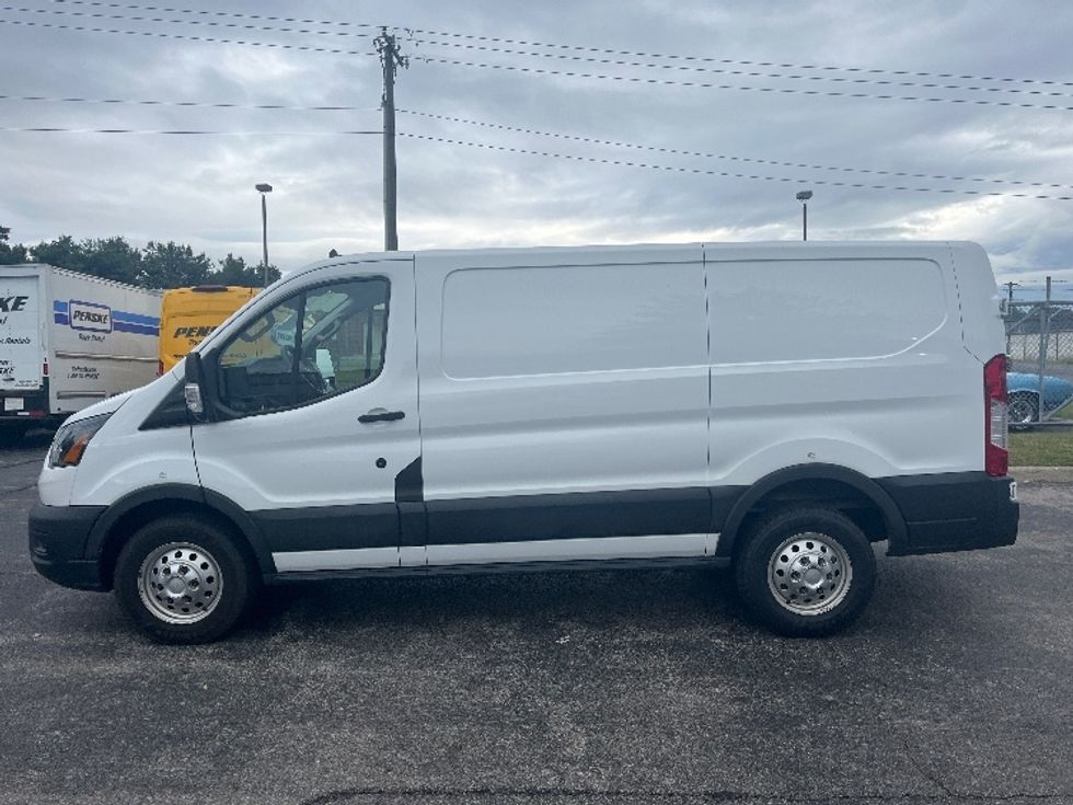 Cargo Van (Panel Van)-Light and Medium Duty Trucks-Ford-2021-Transit 150-Salem-VA-149,969\n\t\tmiles-$ 16,750 - Image 4