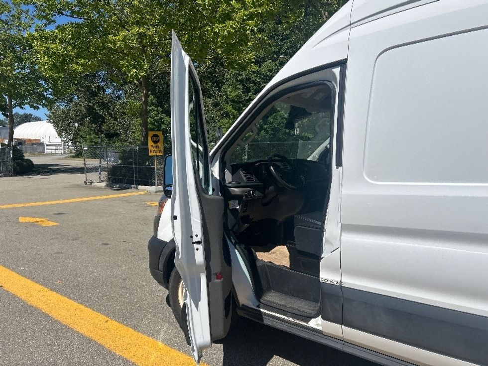 Cargo Van (Panel Van)-Light and Medium Duty Trucks-Ford-2021-Transit 250-Abbotsford-BC-105,134\n\t\tkm-$ 43,000 - Image 13