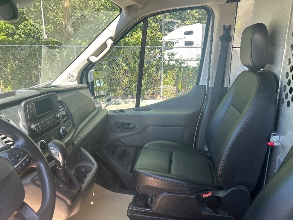 Cargo Van (Panel Van)-Light and Medium Duty Trucks-Ford-2021-Transit 250-Abbotsford-BC-105,134\n\t\tkm-$ 43,000 - Image 16