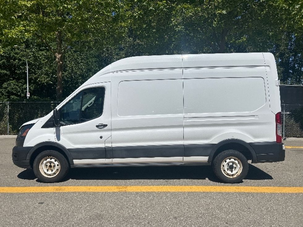 Cargo Van (Panel Van)-Light and Medium Duty Trucks-Ford-2021-Transit 250-Abbotsford-BC-105,134\n\t\tkm-$ 43,000 - Image 4
