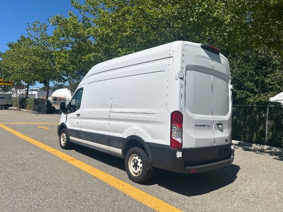 Cargo Van (Panel Van)-Light and Medium Duty Trucks-Ford-2021-Transit 250-Abbotsford-BC-105,134\n\t\tkm-$ 43,000 - Image 5