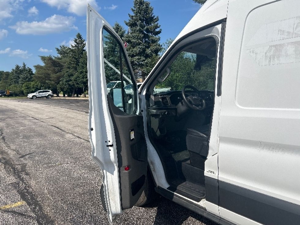 Cargo Van (Panel Van)-Light and Medium Duty Trucks-Ford-2021-Transit 250-Akron-OH-86,059\n\t\tmiles-$ 33,750 - Image 16