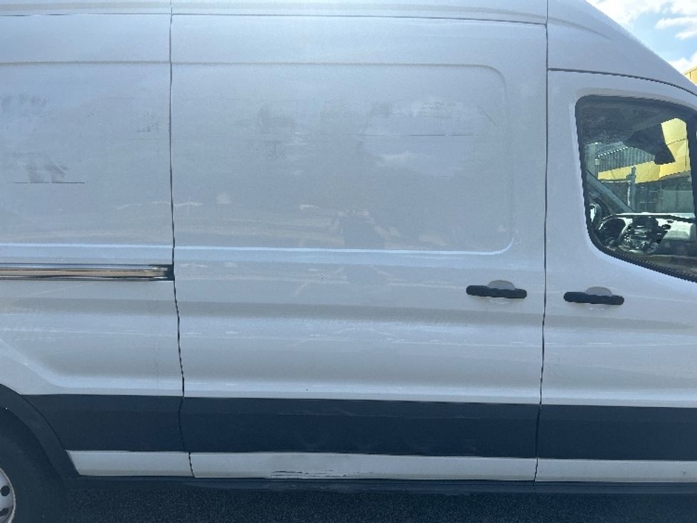 Cargo Van (Panel Van)-Light and Medium Duty Trucks-Ford-2021-Transit 250-Akron-OH-86,059\n\t\tmiles-$ 33,750 - Image 25