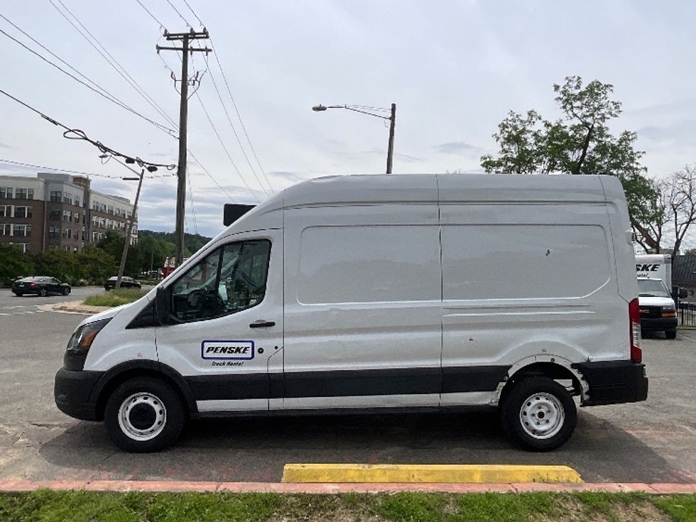 Cargo Van (Panel Van)-Light and Medium Duty Trucks-Ford-2021-Transit 250-Alexandria-VA-63,839\n\t\tmiles-$ 37,250 - Image 4