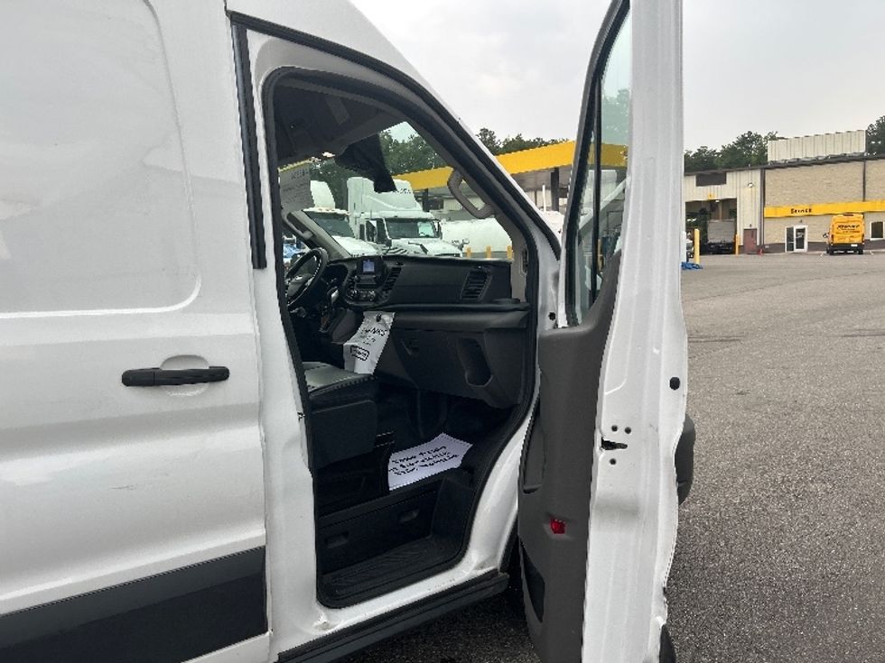 Cargo Van (Panel Van)-Light and Medium Duty Trucks-Ford-2021-Transit 250-Ashland-VA-47,405\n\t\tmiles-$ 38,000 - Image 19