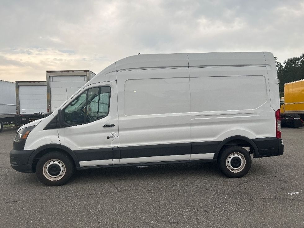 Cargo Van (Panel Van)-Light and Medium Duty Trucks-Ford-2021-Transit 250-Ashland-VA-47,405\n\t\tmiles-$ 38,000 - Image 4