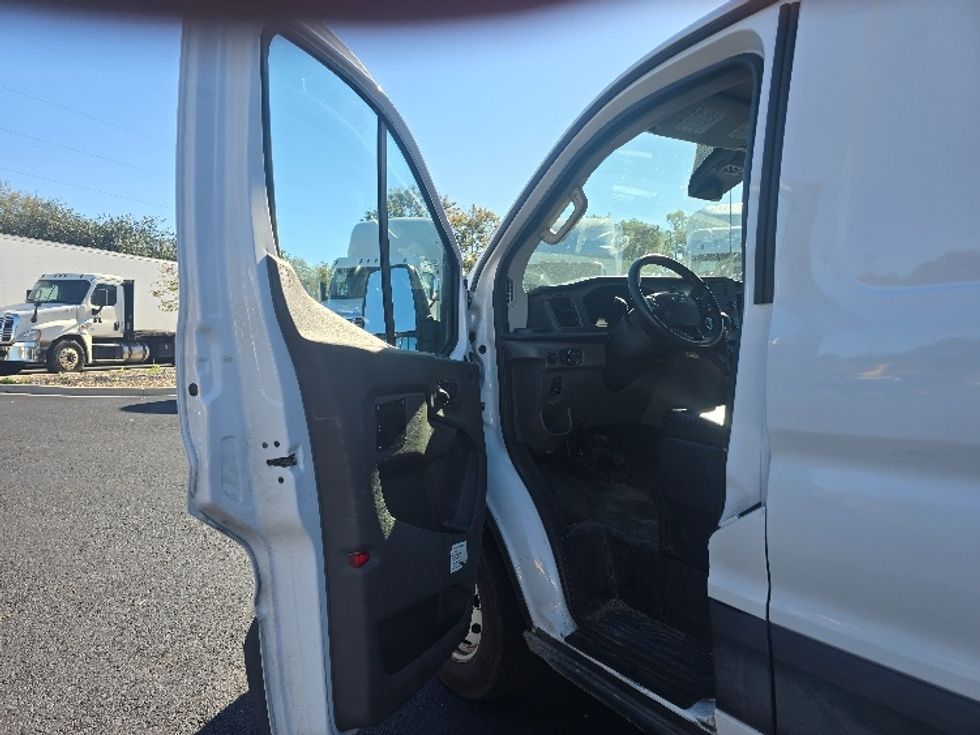 Cargo Van (Panel Van)-Light and Medium Duty Trucks-Ford-2021-Transit 250-Atlanta (Conyers)-GA-114,775\n\t\tmiles-$ 27,000 - Image 15