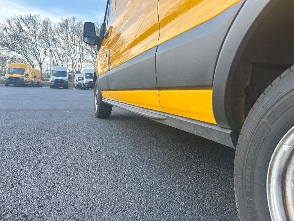 Cargo Van (Panel Van)-Light and Medium Duty Trucks-Ford-2021-Transit 250-Atlanta (Forest Park)-GA-103,569\n\t\tmiles-$ 29,000 - Image 5