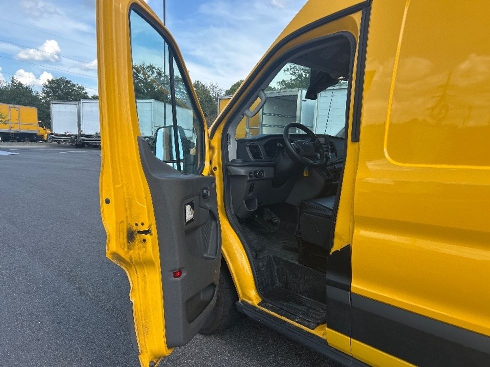 Cargo Van (Panel Van)-Light and Medium Duty Trucks-Ford-2021-Transit 250-Atlanta (Forest Park)-GA-105,332\n\t\tmiles-$ 28,500 - Image 15