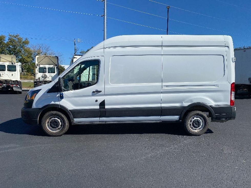 Cargo Van (Panel Van)-Light and Medium Duty Trucks-Ford-2021-Transit 250-Atlanta (Forest Park)-GA-107,686\n\t\tmiles-$ 32,500 - Image 4