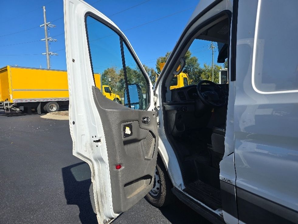 Cargo Van (Panel Van)-Light and Medium Duty Trucks-Ford-2021-Transit 250-Atlanta (Forest Park)-GA-107,951\n\t\tmiles-$ 32,500 - Image 16
