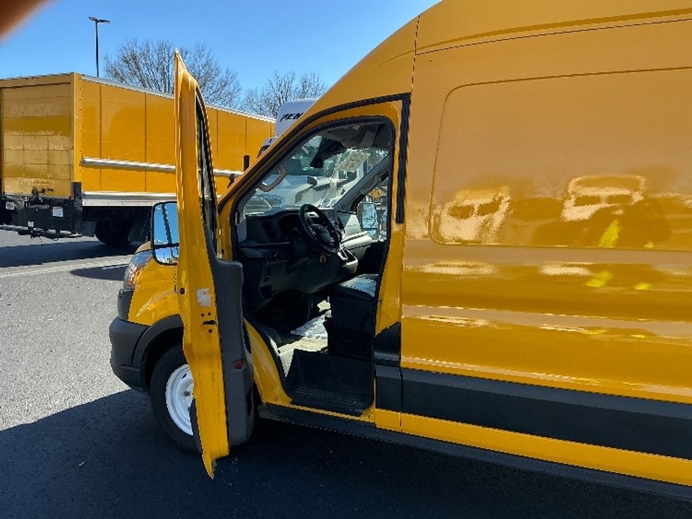 Cargo Van (Panel Van)-Light and Medium Duty Trucks-Ford-2021-Transit 250-Atlanta (Forest Park)-GA-108,830\n\t\tmiles-$ 28,750 - Image 15