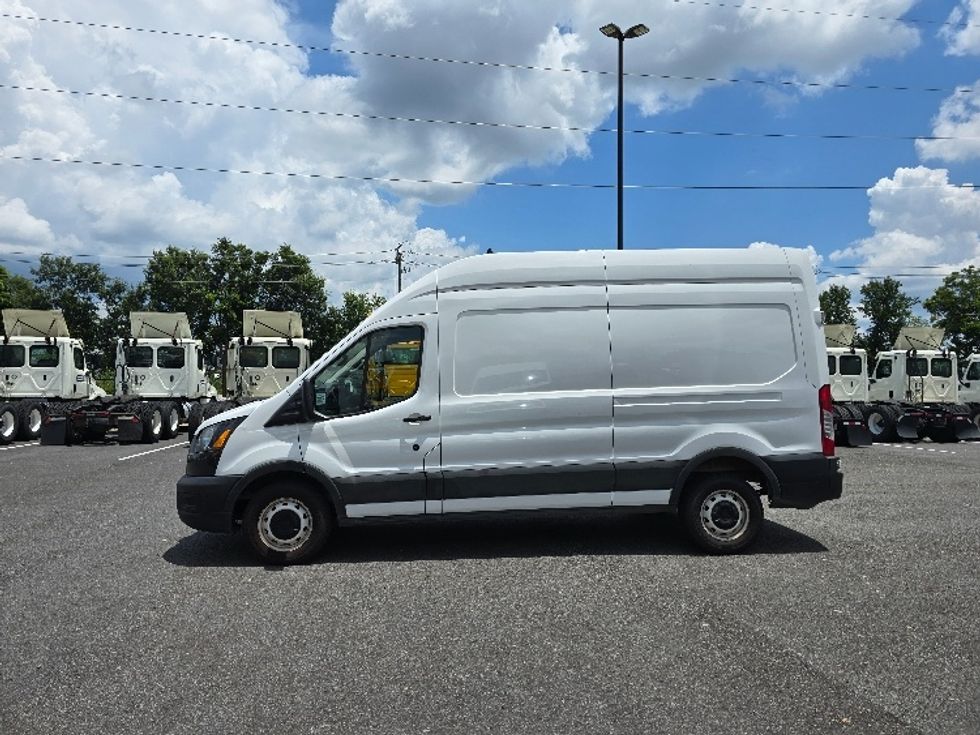 Cargo Van (Panel Van)-Light and Medium Duty Trucks-Ford-2021-Transit 250-Atlanta (Forest Park)-GA-112,363\n\t\tmiles-$ 32,500 - Image 4