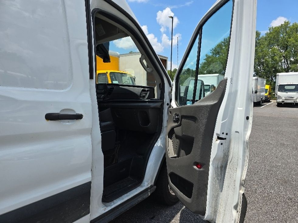Cargo Van (Panel Van)-Light and Medium Duty Trucks-Ford-2021-Transit 250-Atlanta (Forest Park)-GA-112,363\n\t\tmiles-$ 32,500 - Image 19