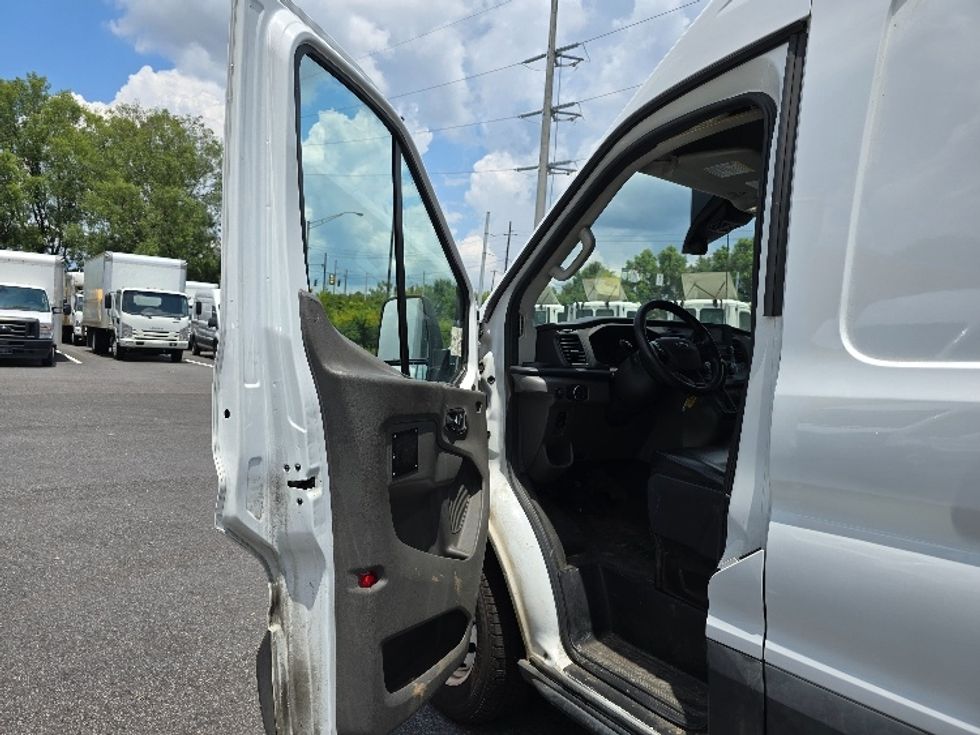Cargo Van (Panel Van)-Light and Medium Duty Trucks-Ford-2021-Transit 250-Atlanta (Forest Park)-GA-112,363\n\t\tmiles-$ 32,500 - Image 15