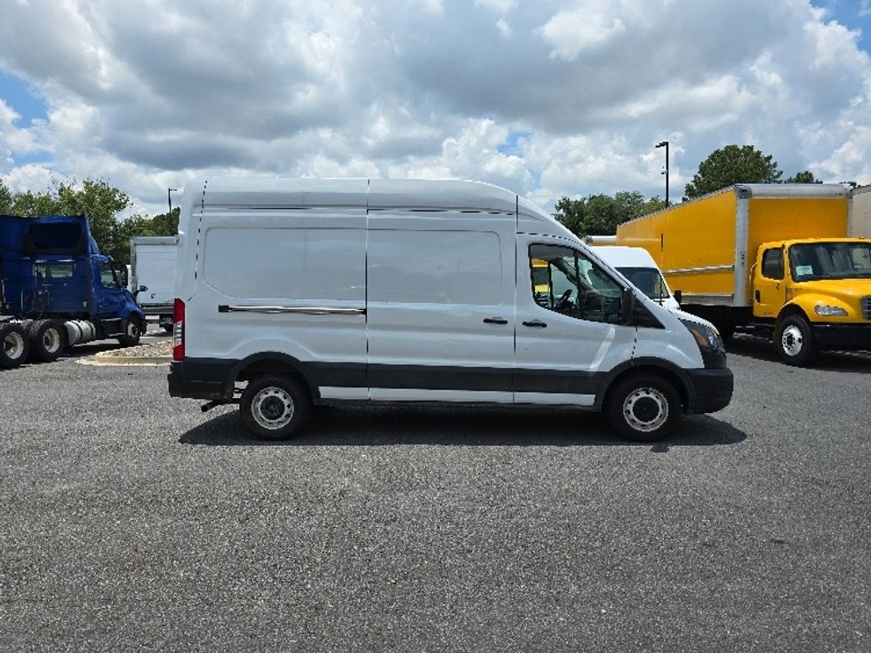 Cargo Van (Panel Van)-Light and Medium Duty Trucks-Ford-2021-Transit 250-Atlanta (Forest Park)-GA-112,363\n\t\tmiles-$ 32,500 - Image 14