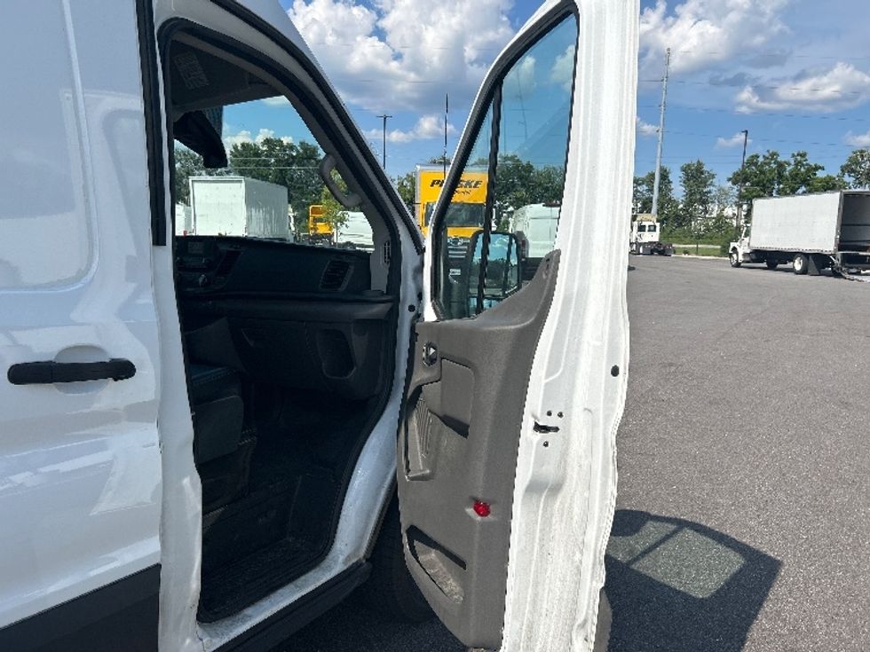 Cargo Van (Panel Van)-Light and Medium Duty Trucks-Ford-2021-Transit 250-Atlanta (Forest Park)-GA-115,307\n\t\tmiles-$ 30,250 - Image 19